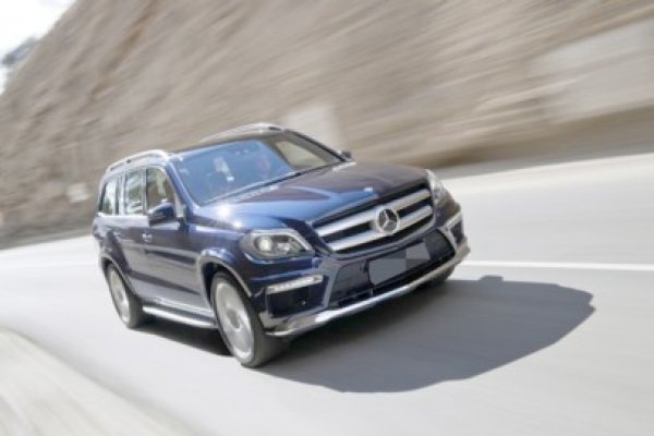 Problema covoraşelor care blochează acceleraţia ajunge şi la Mercedes
